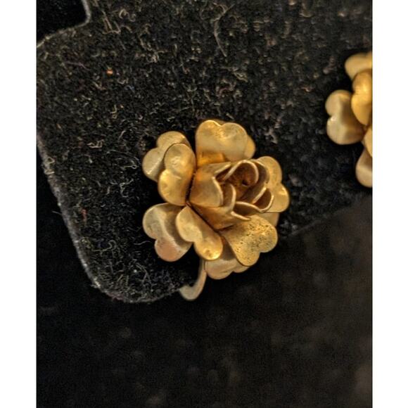 Vintage Gold Tone Floral Rose Screw Back Earrings - Picture 3 of 6